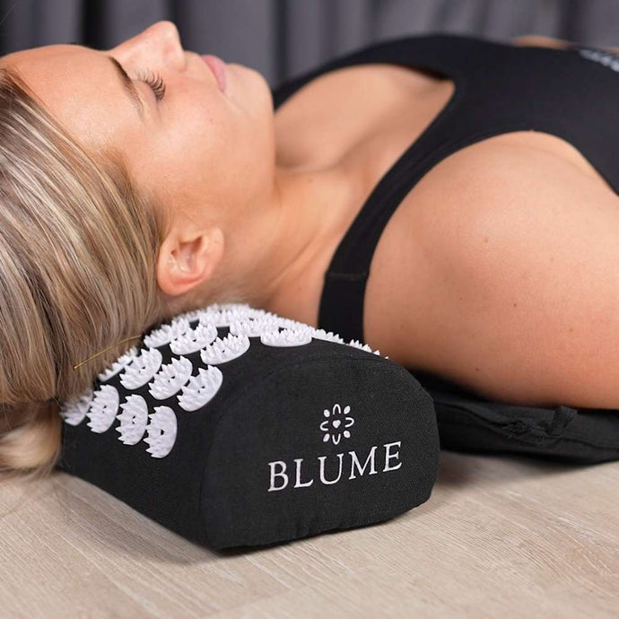 Akupressurmatte inkl. Kissen von BLUME, schwarz